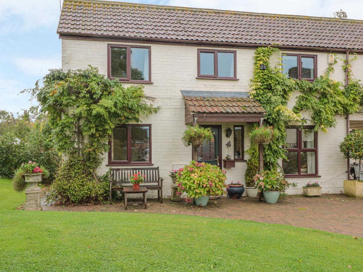 Berrys Place Farm Cottage Gloucester Exterior photo